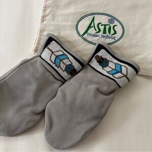 Astis Gray Mittens with Beaded Cuff
